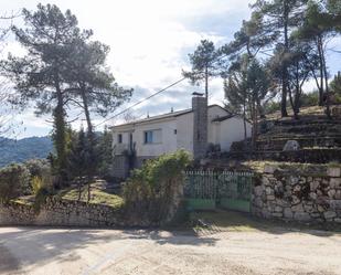 Vista exterior de Casa o xalet en venda en Cebreros amb Calefacció, Jardí privat i Terrassa