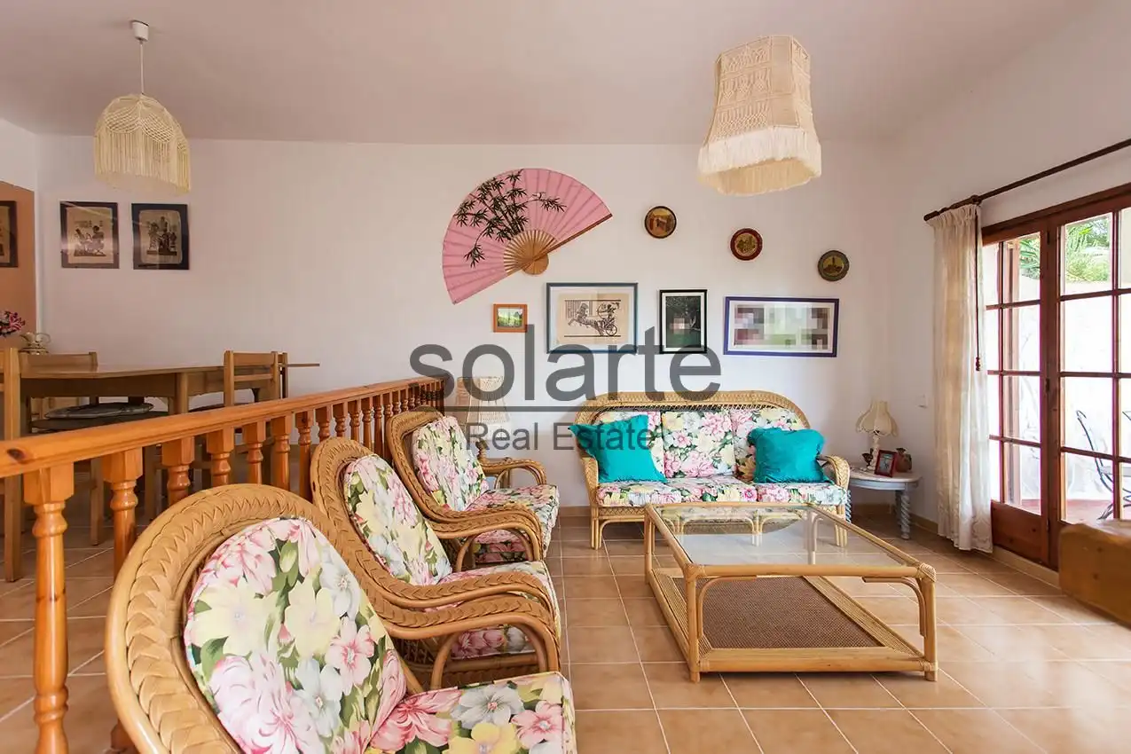 Sala d'estar de Casa o xalet en venda en Cunit amb Balcó i Piscina comunitària