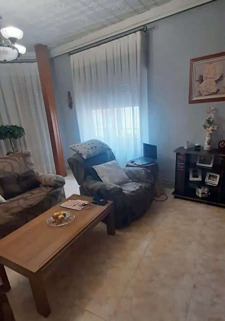 Sala d'estar de Pis en venda en Villarrobledo amb Calefacció, Terrassa i Traster
