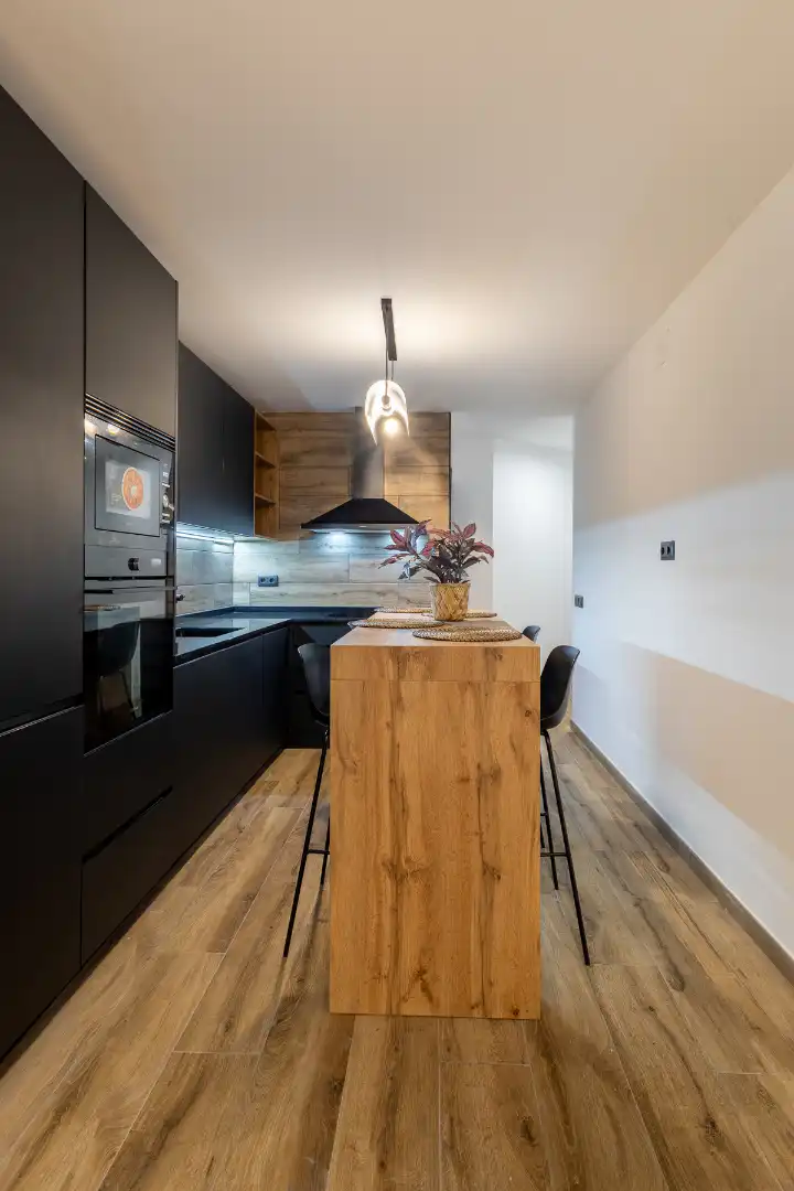 Cuina de Apartament de lloguer en Madrid amb Aire condicionat, Calefacció i Moblat
