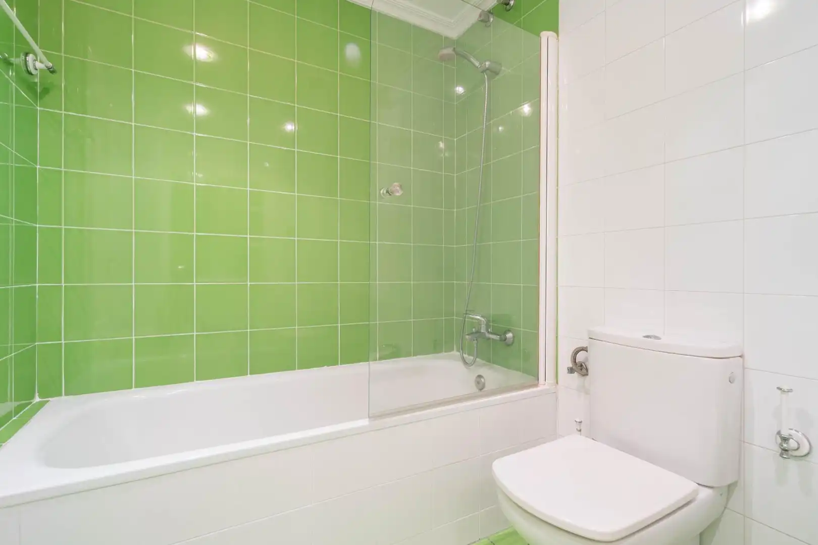 Baño de Piso en venta en Tapia de Casariego con Calefacción y Amueblado
