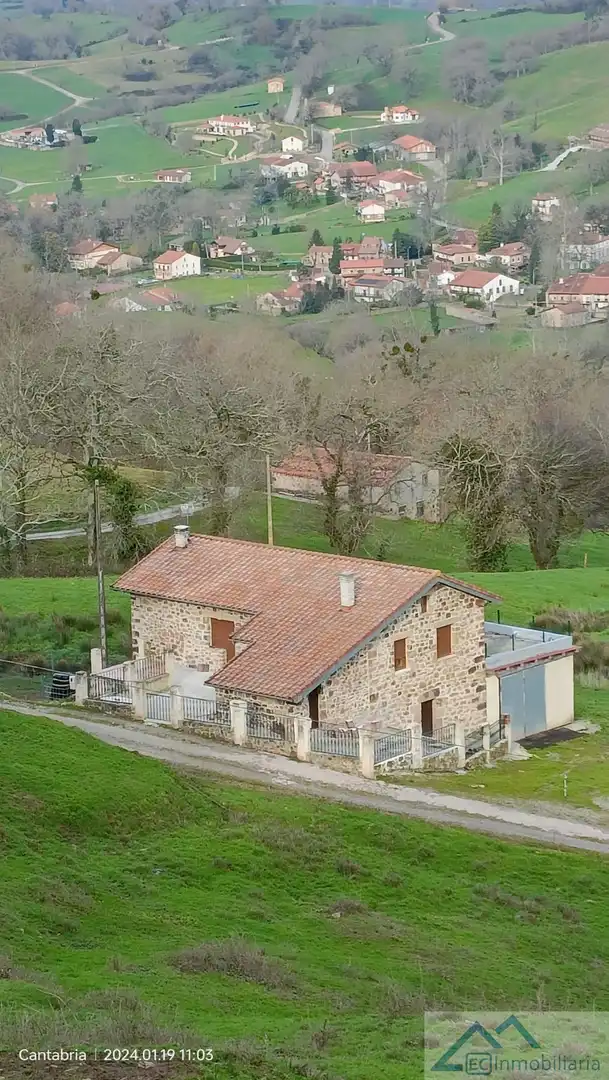 Exterior view of Country homes for sale in Santa María de Cayón