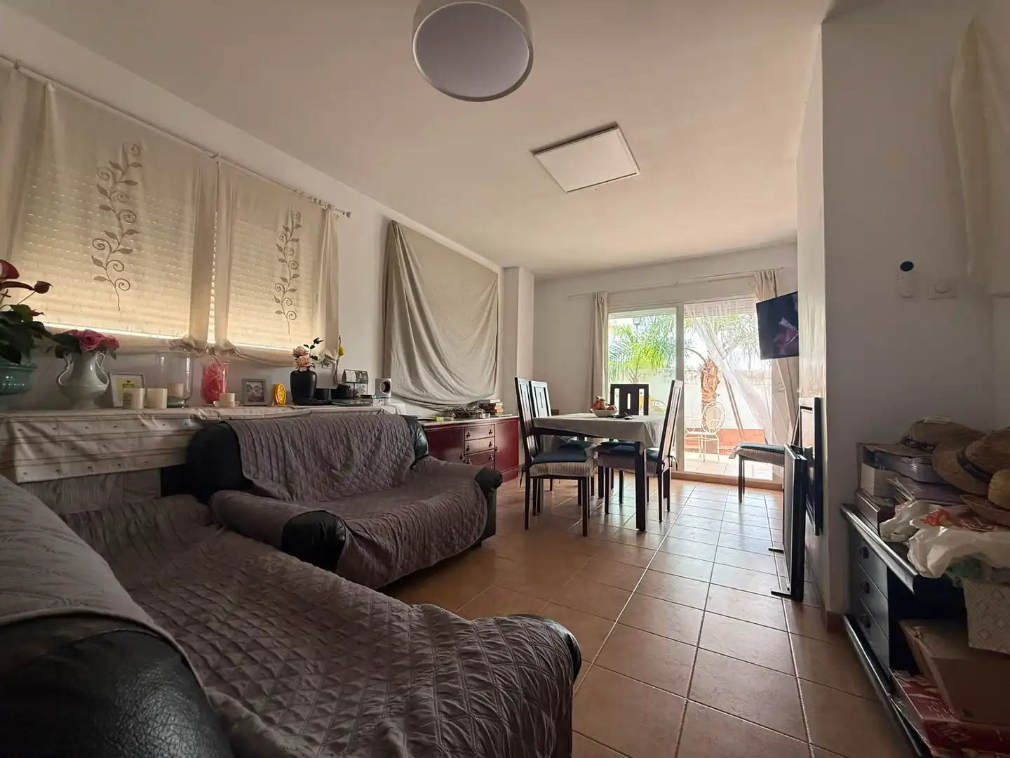 Sala d'estar de Casa o xalet en venda en La Pobla de Vallbona amb Aire condicionat, Calefacció i Jardí privat