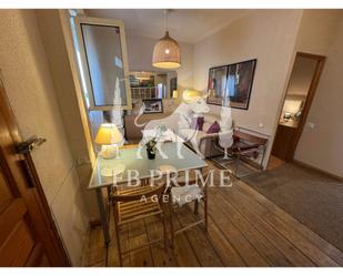 Dormitori de Casa o xalet de lloguer en  Barcelona Capital amb Parquet, Terrassa i Moblat