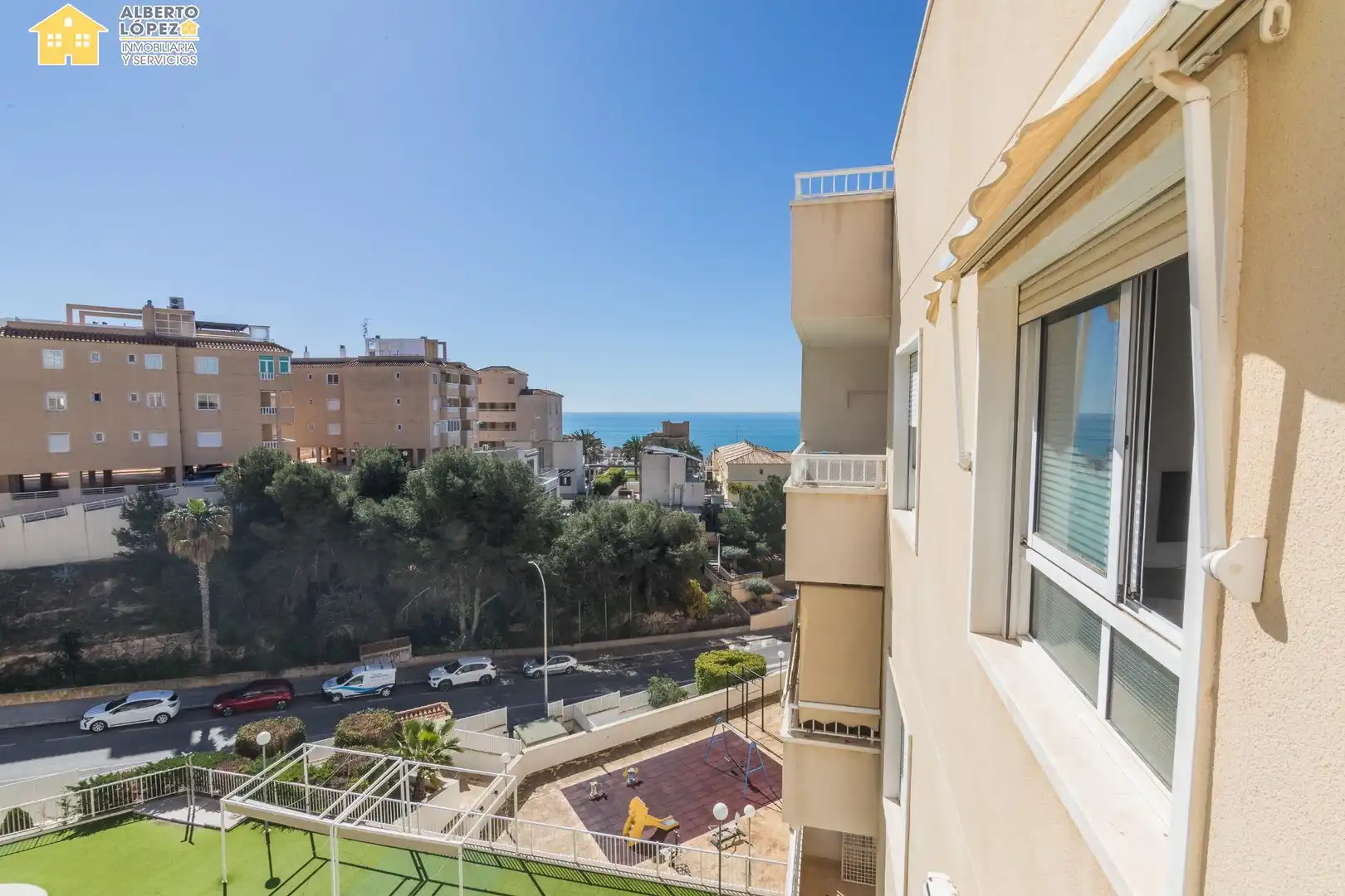 Dormitori de Àtic en venda en Santa Pola amb Aire condicionat, Terrassa i Balcó