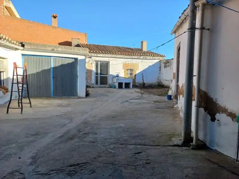Exterior view of Houses for sale in Villaralbo  with Heating and Storage room