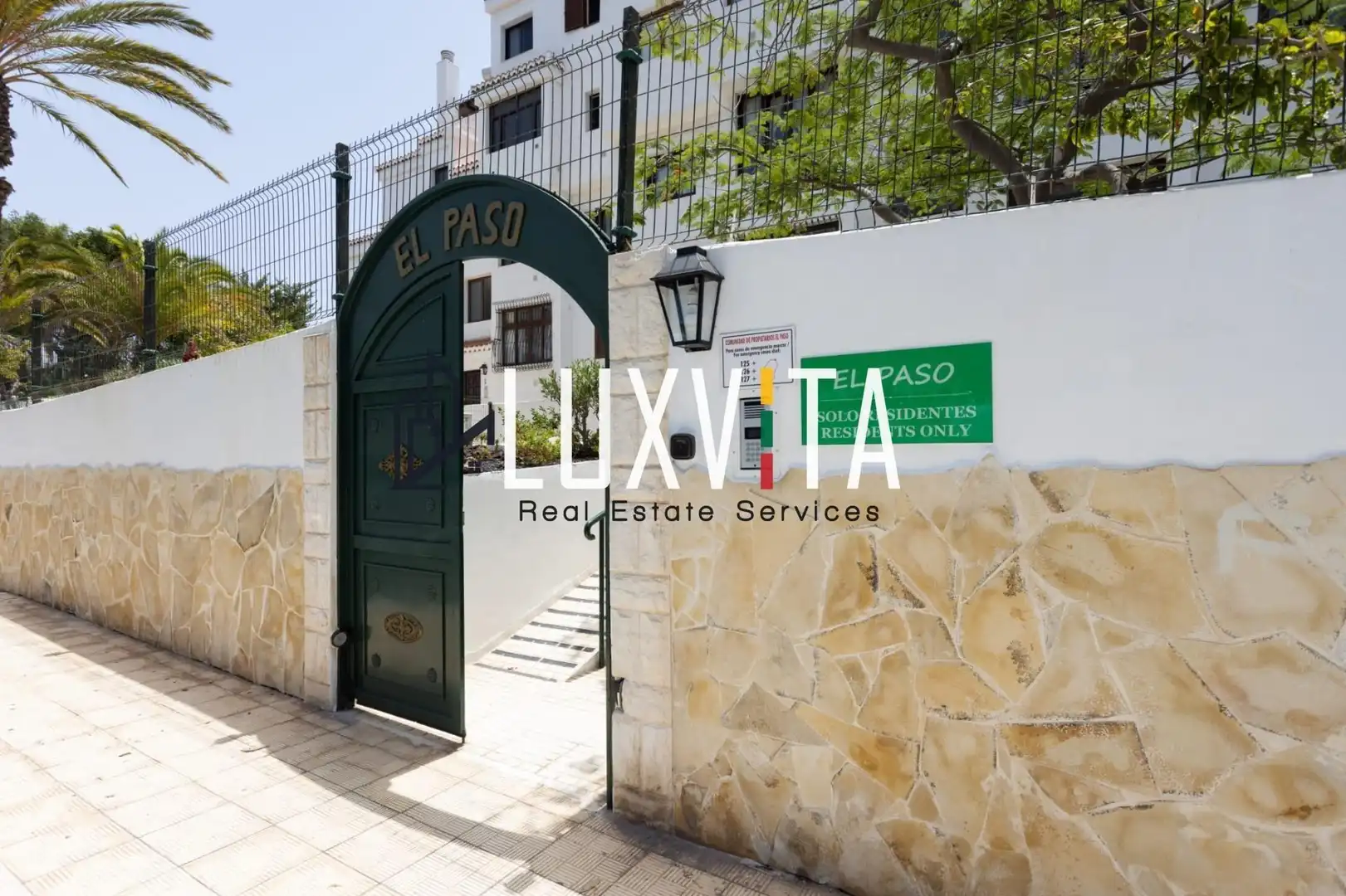 Vista exterior de Ático en venta en Arona con Aire acondicionado, Terraza y Amueblado