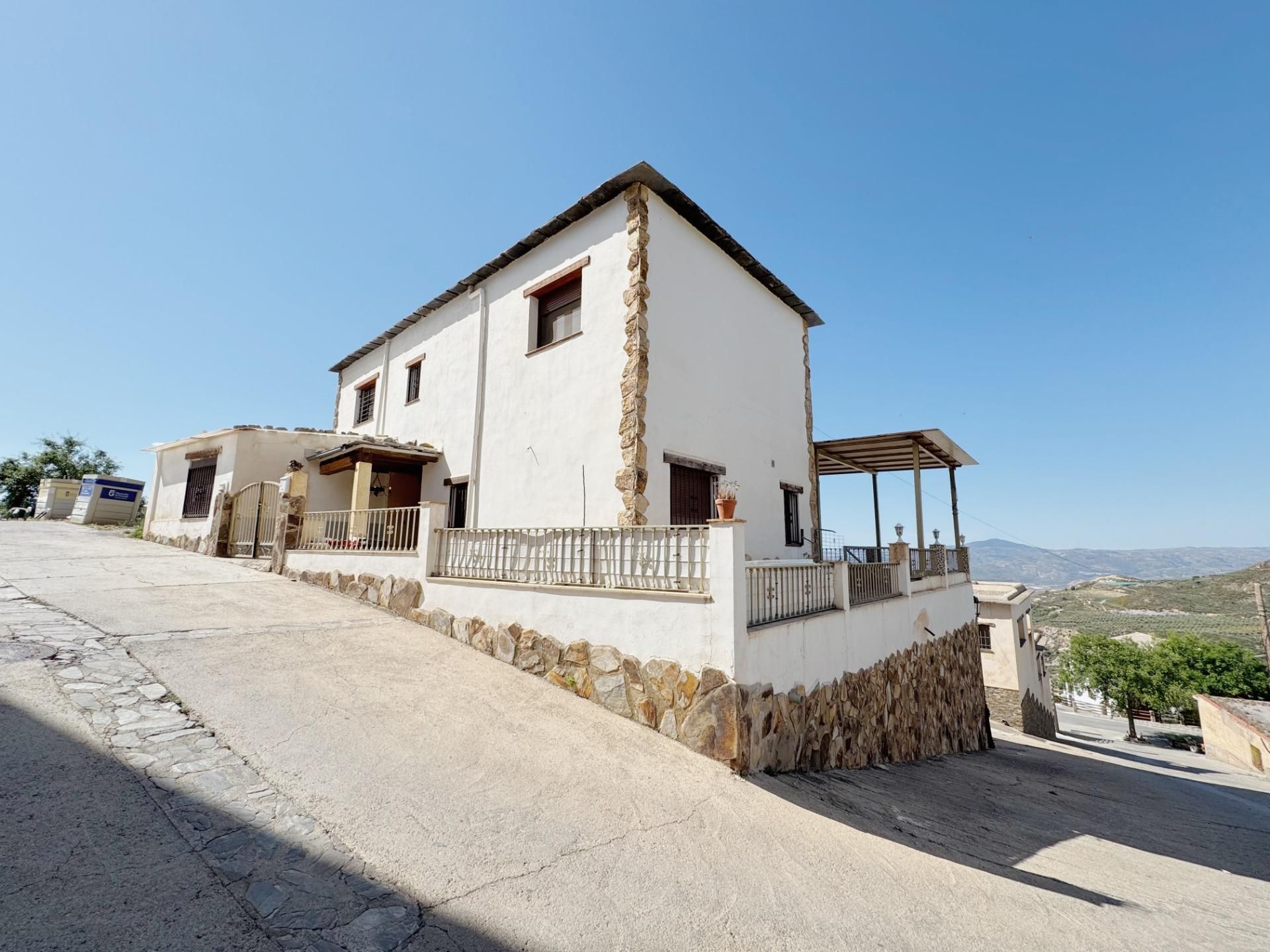 Vista exterior de Casa o xalet en venda en Nevada amb Aire condicionat, Calefacció i Terrassa