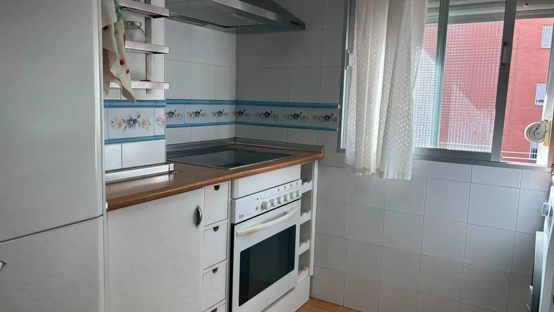 Kitchen of Flat for sale in Sevilla  with Air Conditioner, Terrace and Furnished