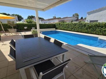 Villa avec piscine à vendre à Carrer Montseny 82