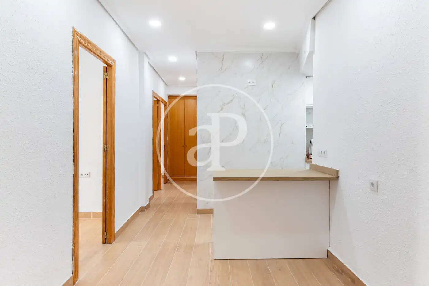 Flat for rent in Valencia  with Air Conditioner, Heating and Furnished