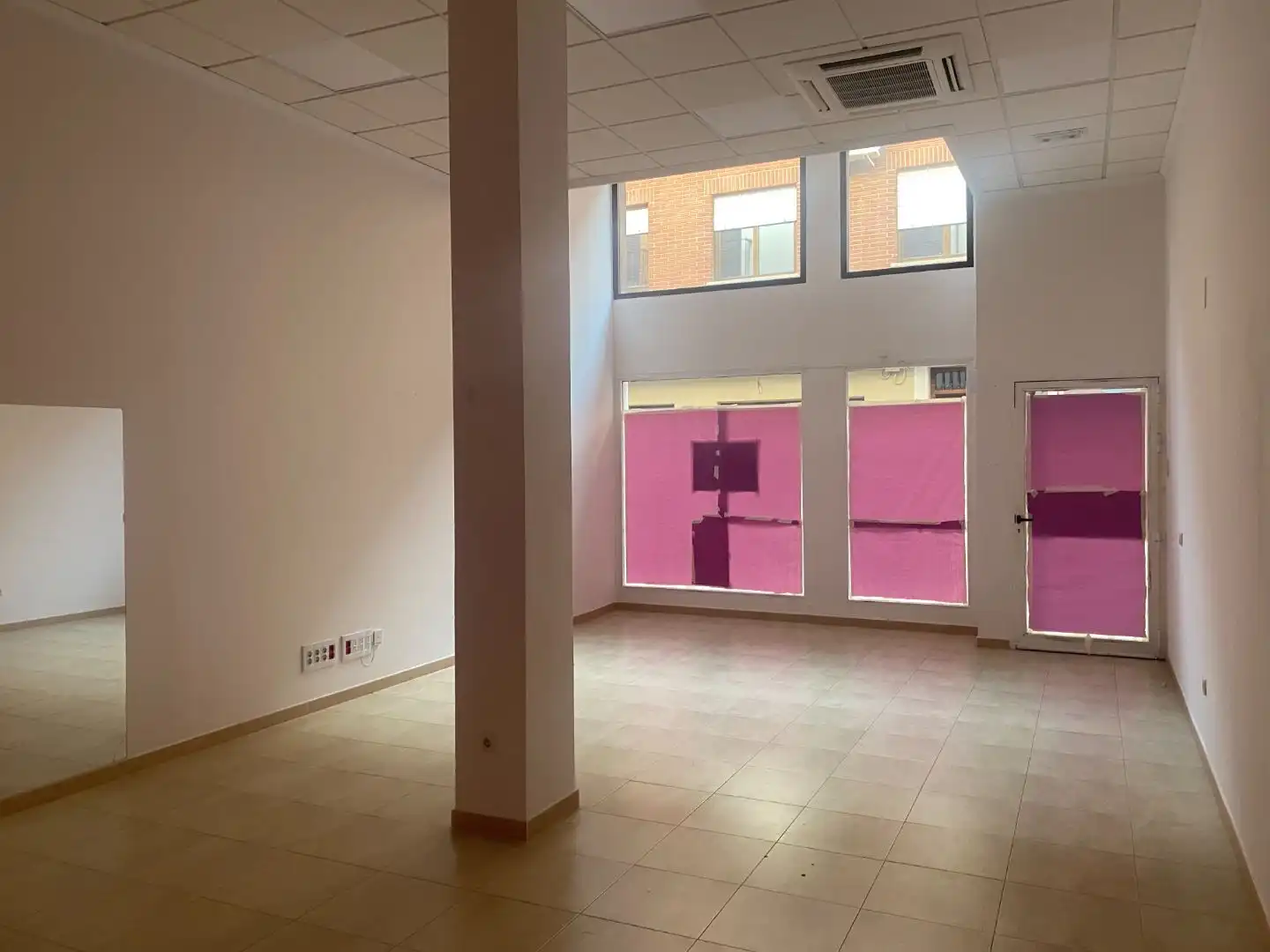 Commercial properties for rent in Madridejos  with Air Conditioner and Heating