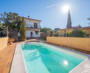 Exterior view of House or chalet for sale in Sant Cugat del Vallès  with Air Conditioner, Heating and Swimming Pool