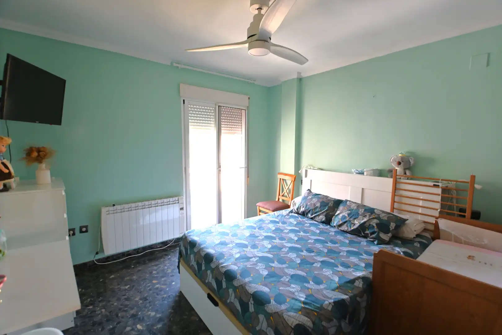 Habitación de Casa adosada en venta en Las Gabias con Aire acondicionado, Trastero y Balcón