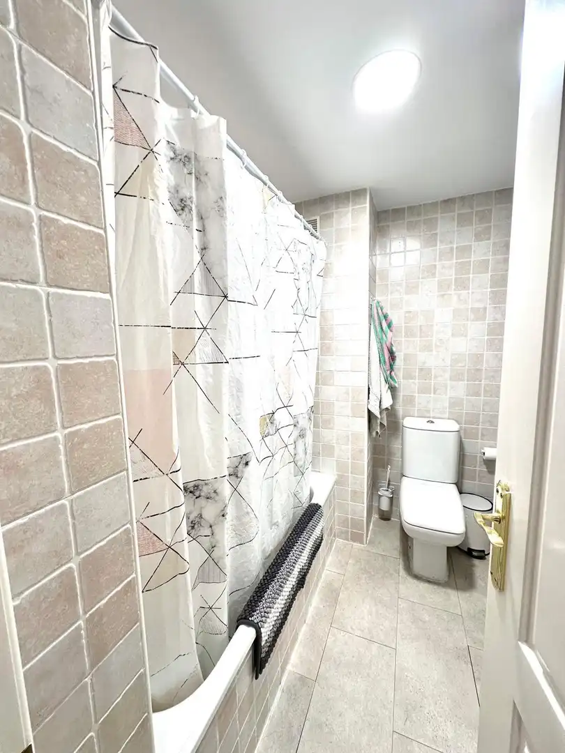 Baño de Apartamento en venta en Marbella con Jardín privado, Terraza y Trastero
