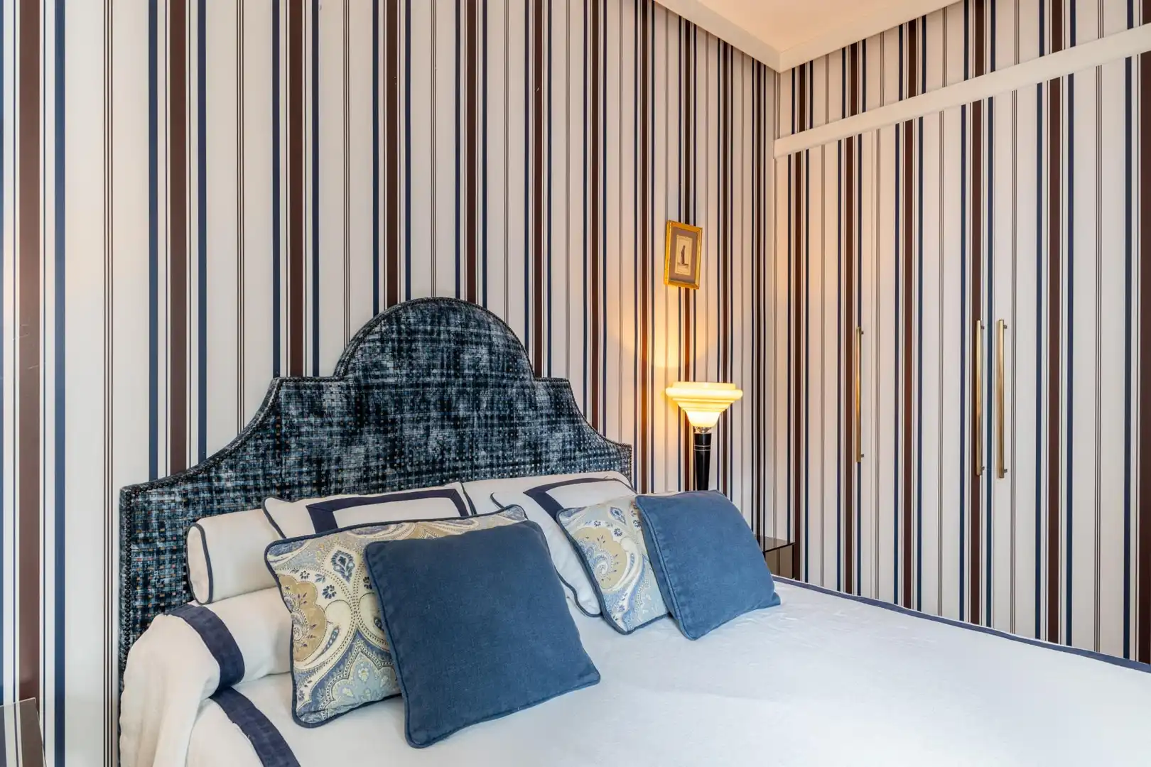 Dormitori de Apartament de lloguer en Madrid amb Aire condicionat, Calefacció i Moblat