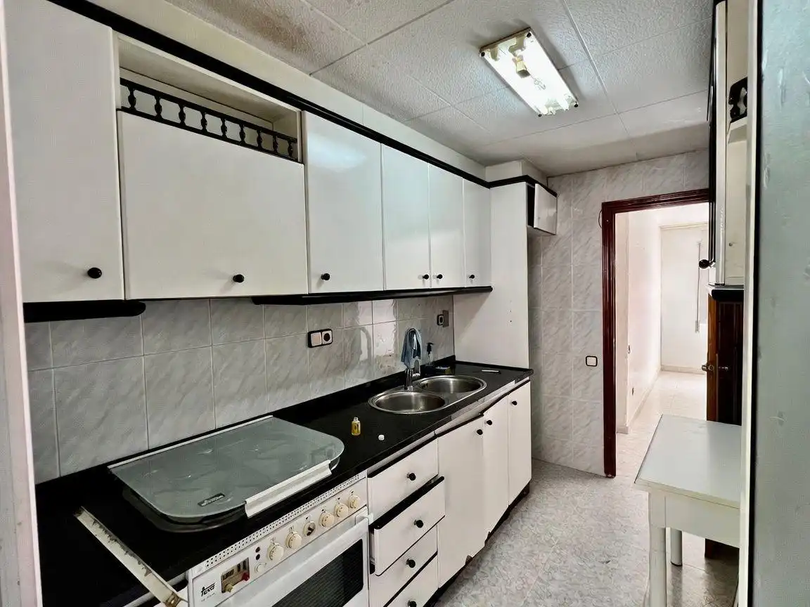Kitchen of Flat for sale in Sabadell  with Heating, Furnished and Balcony