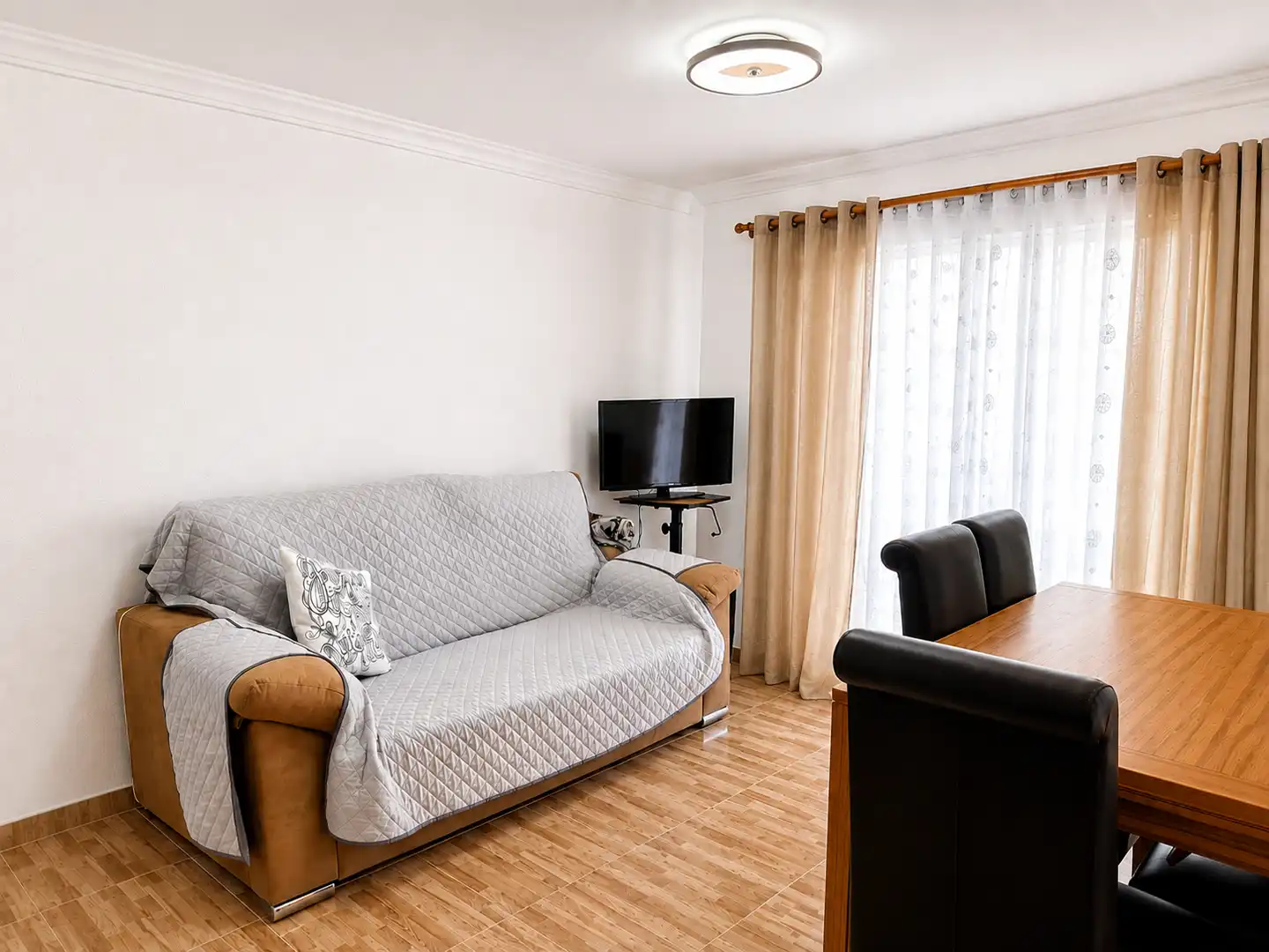 Apartamento con terraza en alquiler en Calle San Eugenio