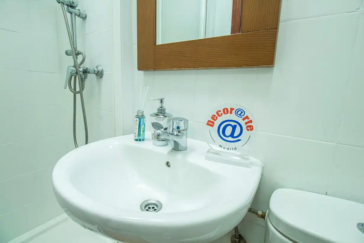Bathroom of Houses for rent in Madrid  with Air Conditioner, Heating and Private garden