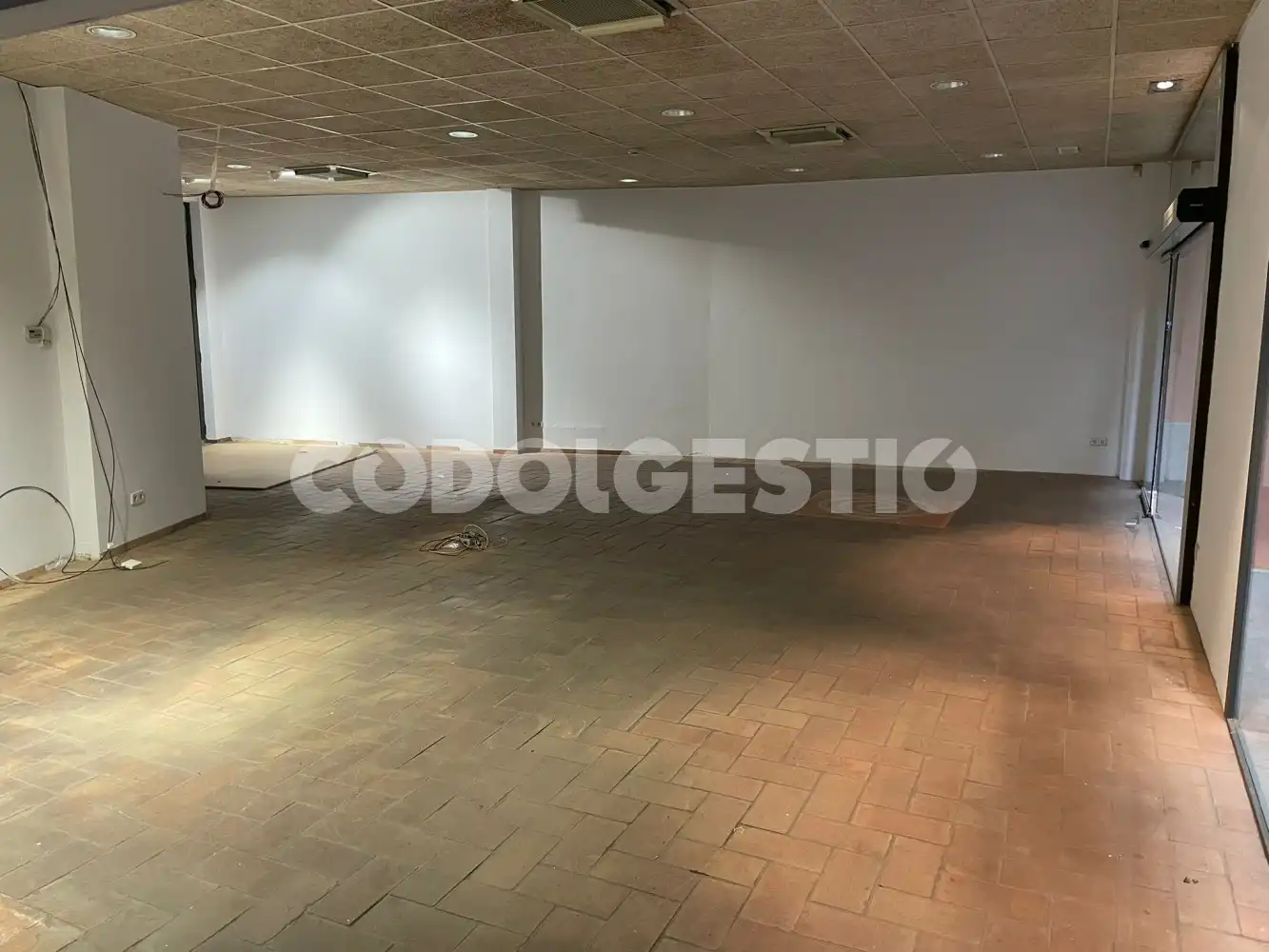 Commercial properties for rent in Cardona, 6, Centre
