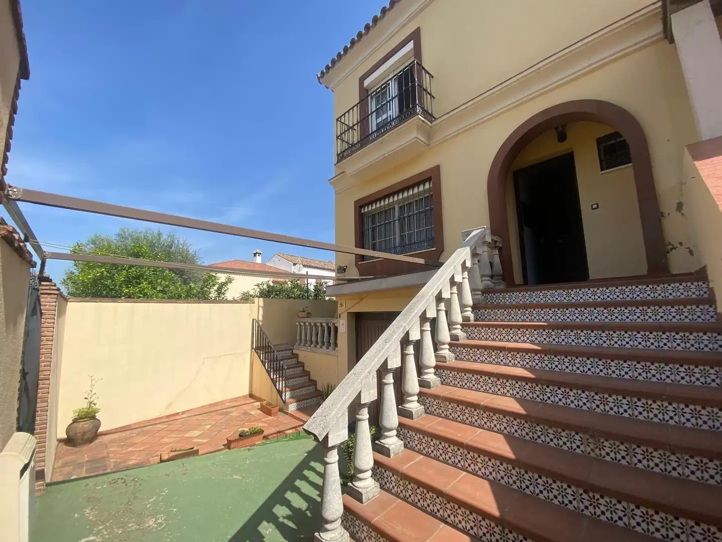 Vista exterior de Casa o chalet en venta en Los Barrios con Jardín privado y Balcón
