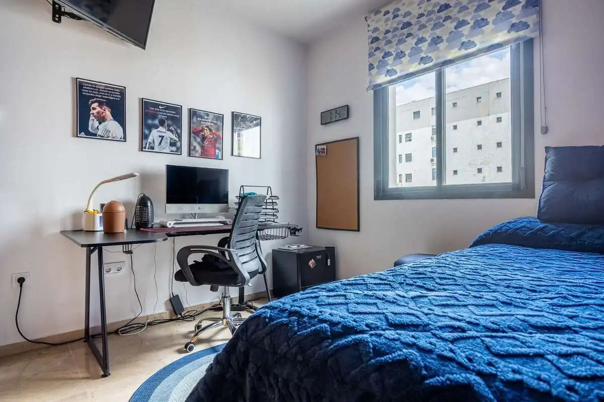 Bedroom of Flat for sale in Sevilla  with Air Conditioner, Heating and Storage room