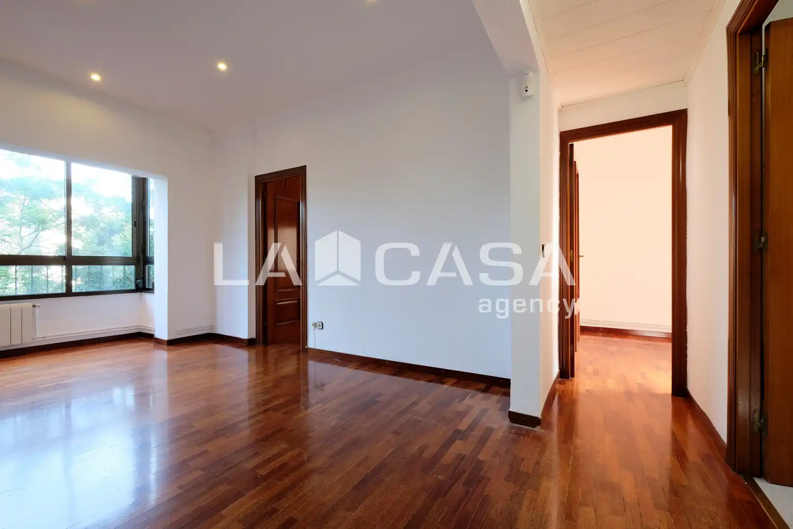 Piso en venta en Barcelona con Calefacción y Balcón