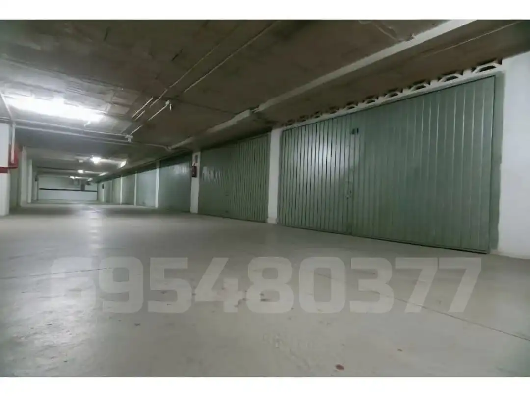Parking de Garaje en venta en Alicante / Alacant con Alarma