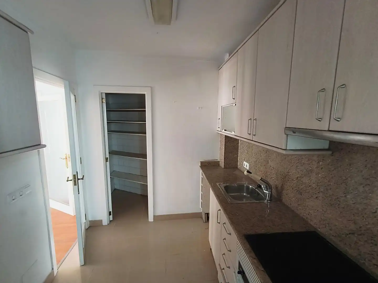 Flat with lift for sale in Passatge Particular de Santa Catalina de Sena 11, imagen 6