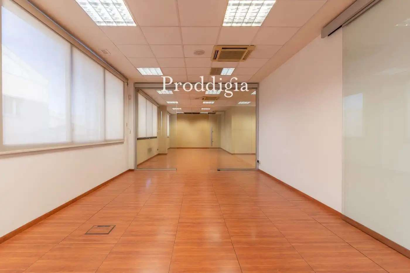 Büro zur Miete in Sant Cugat del Vallès mit Klimaanlage und Heizung