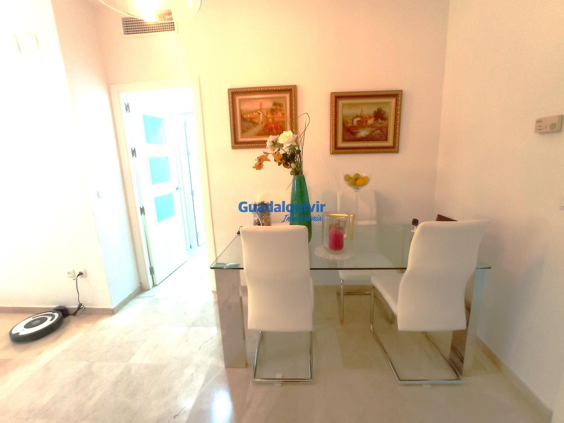 Dining room of Flat for sale in  Sevilla Capital  with Air Conditioner, Parquet flooring and Storage room