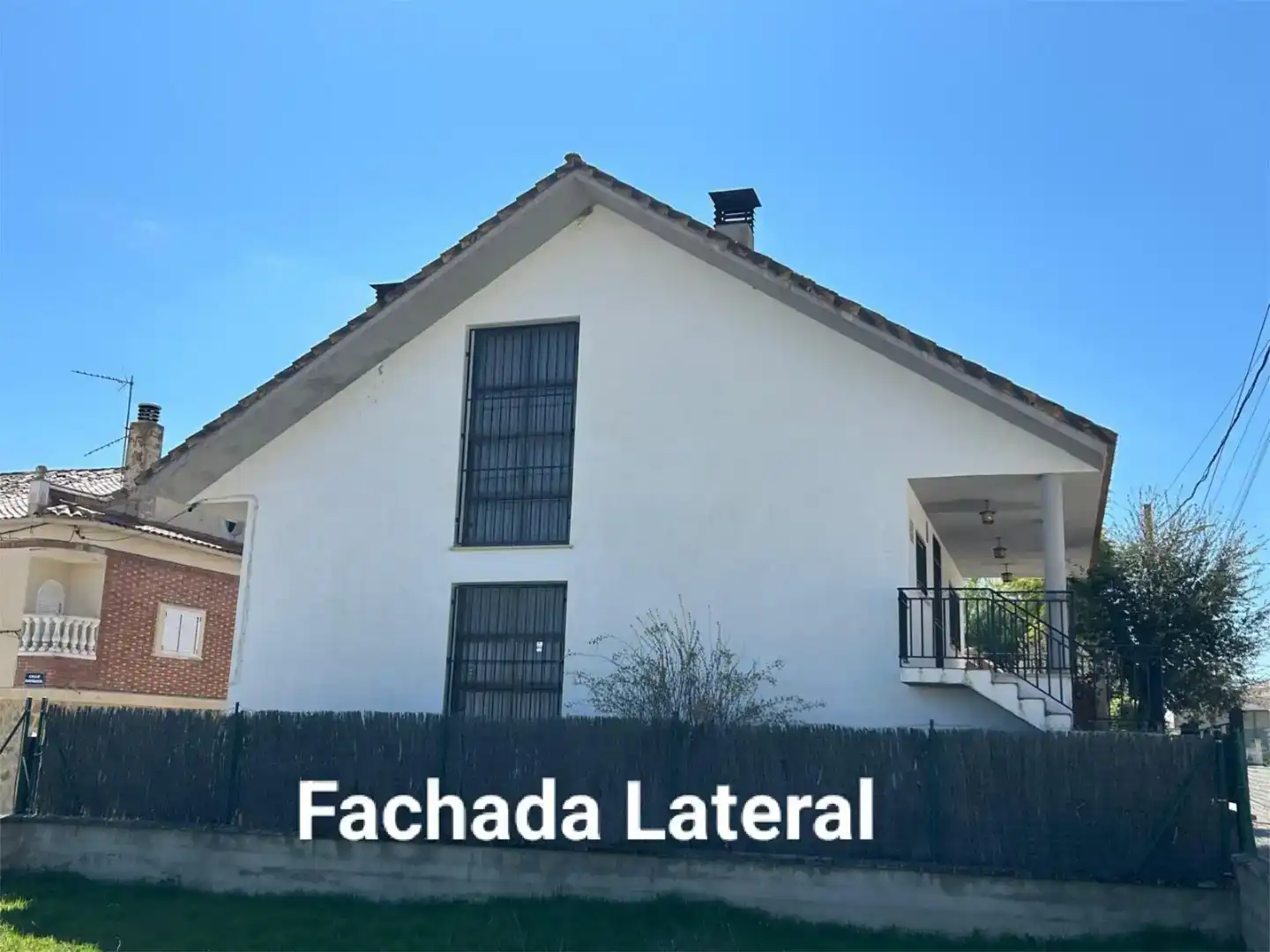 Exterior view of Houses for sale in Reíllo  with Furnished