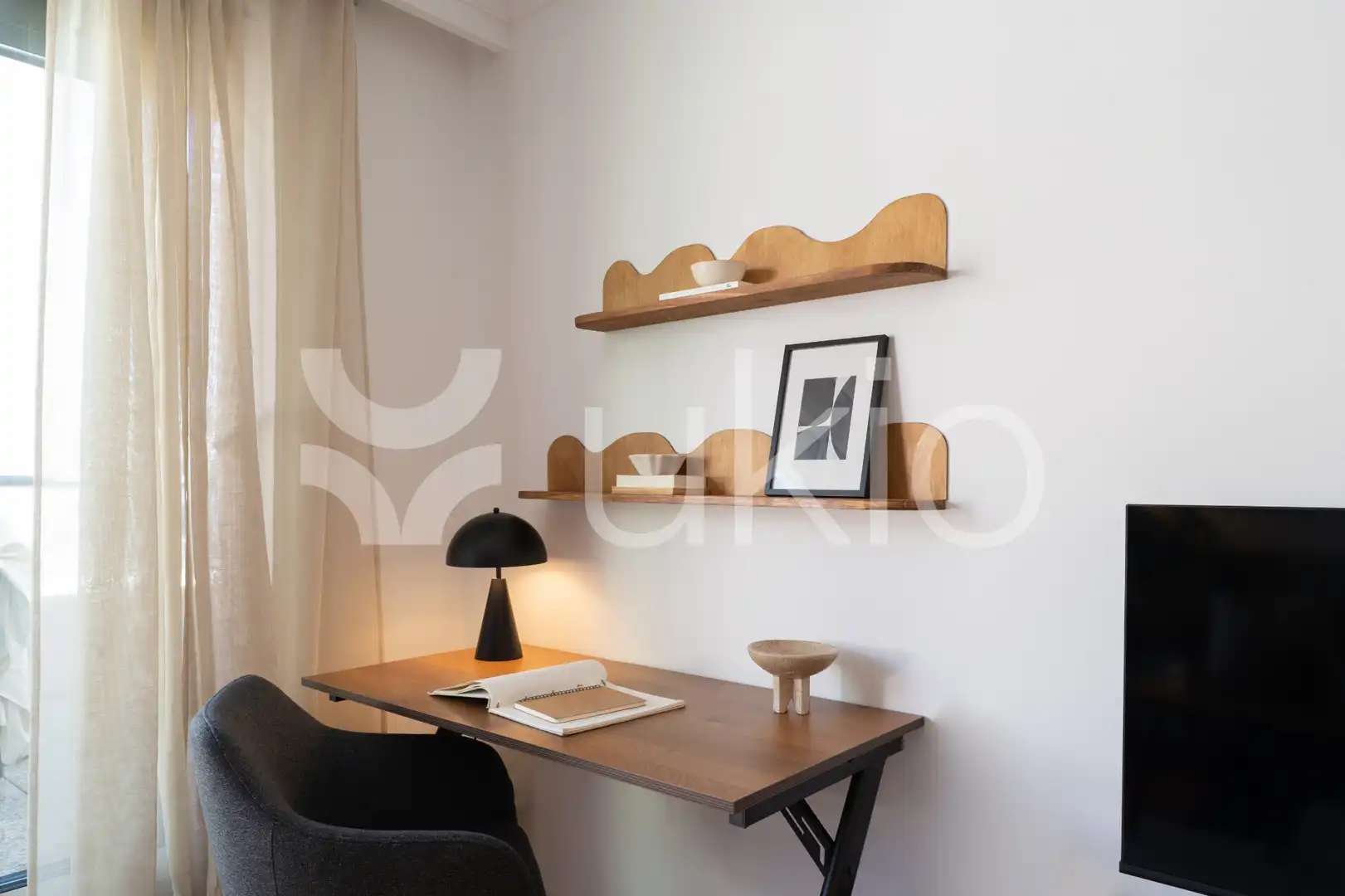 Dormitori de Apartament de lloguer en Madrid amb Aire condicionat, Calefacció i Moblat