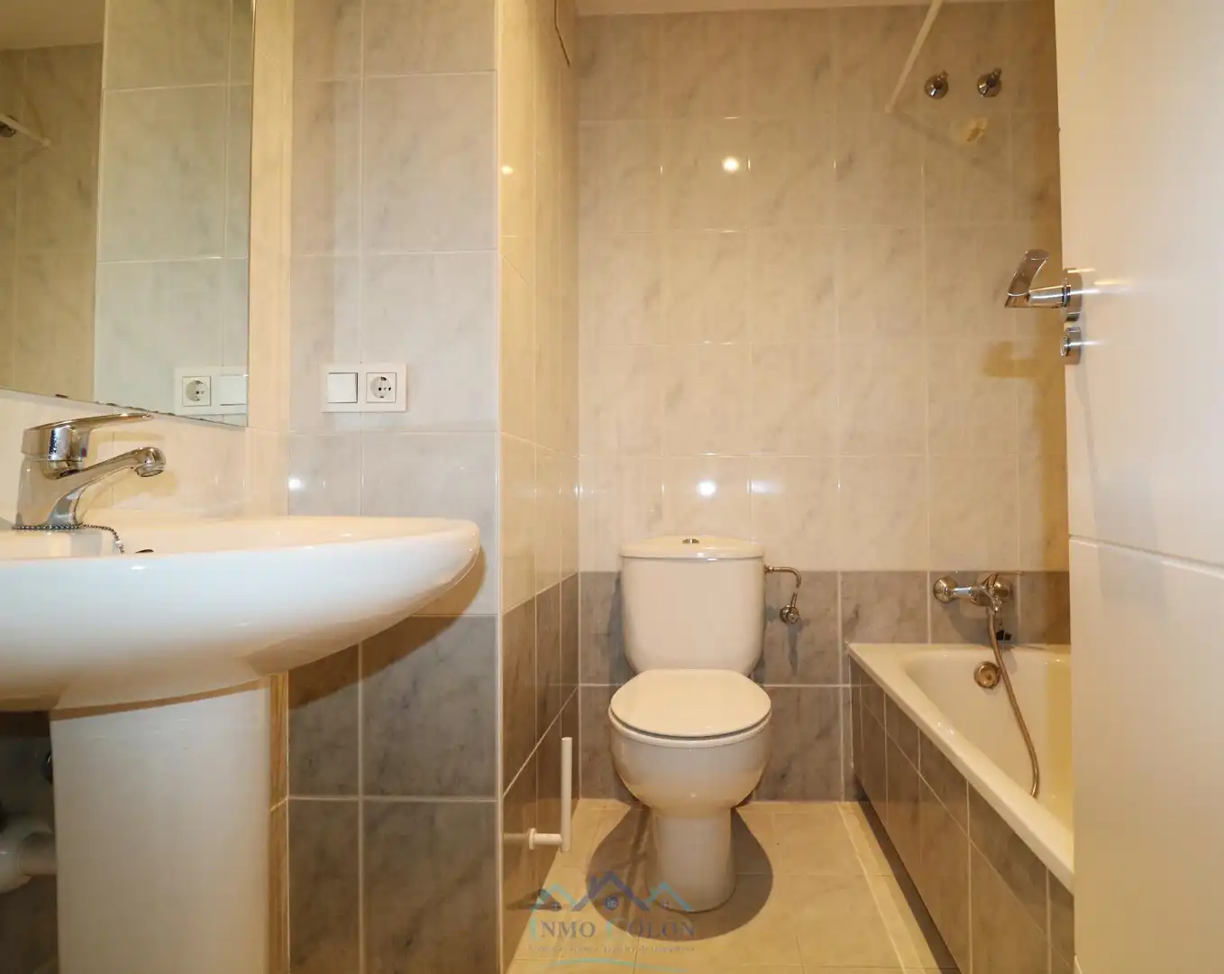 Baño de Piso en venta en Irun  con Calefacción, Parquet y Terraza