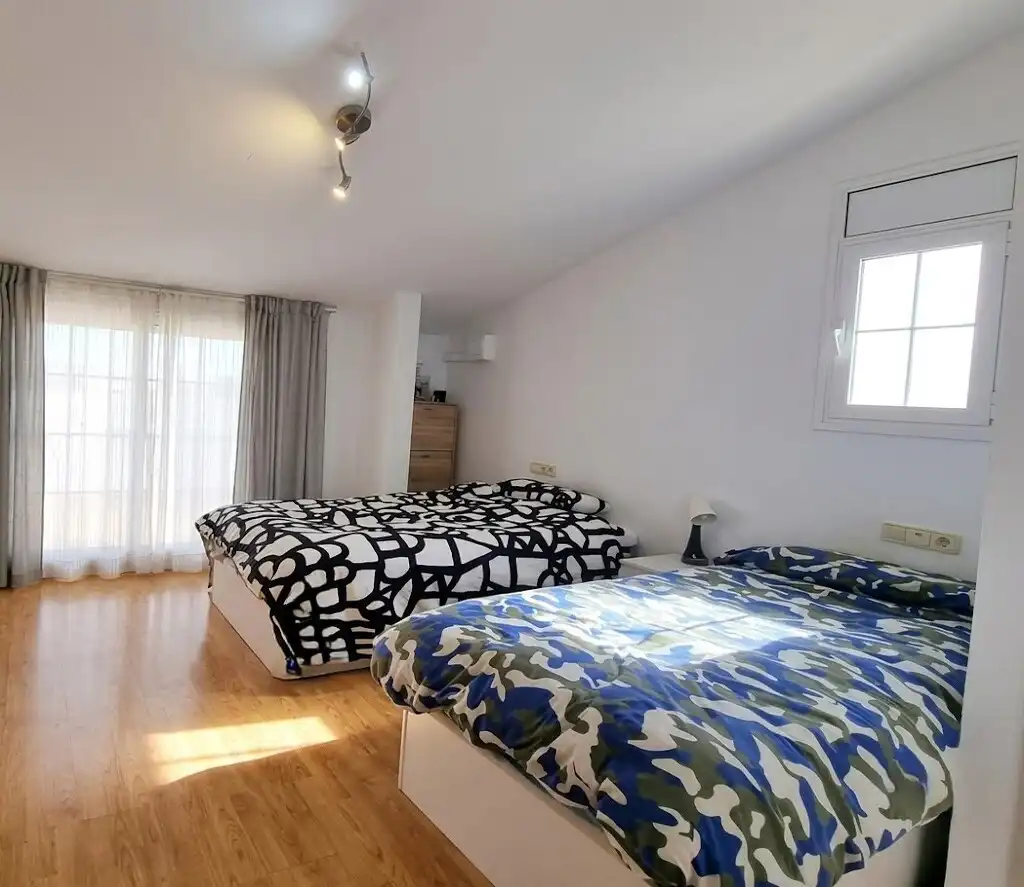 Dormitori de Casa o xalet en venda en Terrassa amb Aire condicionat, Jardí privat i Terrassa