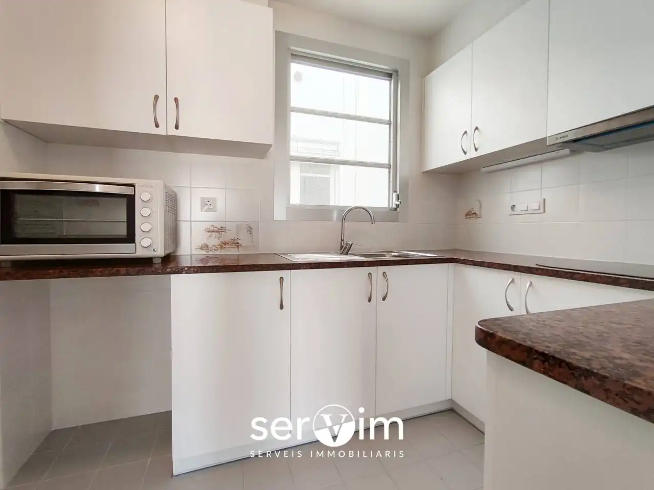 Küche von Wohnung zum Verkauf in Girona mit Heizung und Balkon
