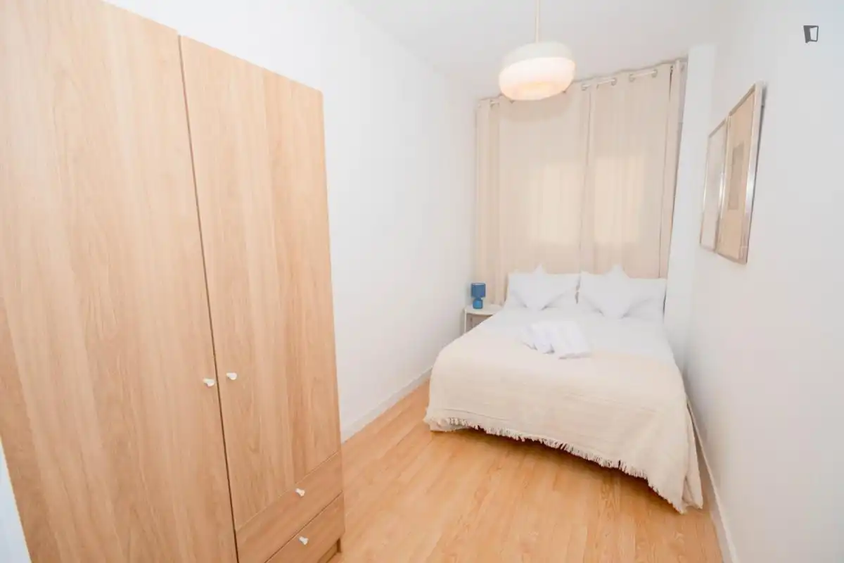Schlafzimmer von Wohnungen zur Miete in Madrid mit Klimaanlage, Möbliert und Waschmaschine