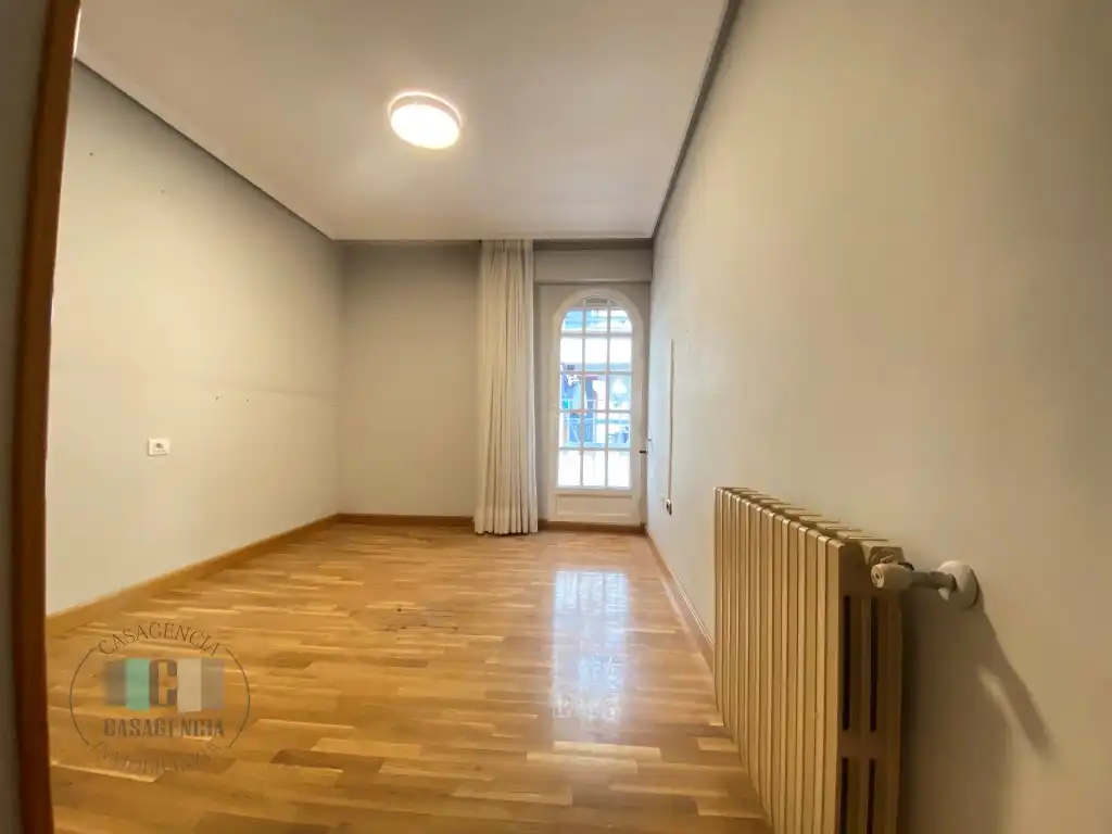 Duplexes for sale in Calle Poeta Verdaguer, Hospital - Plaza del Real