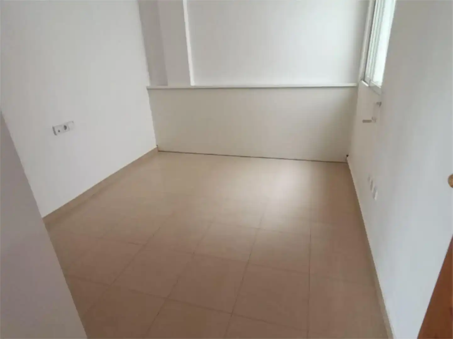Wohnung zur Miete in Torrent mit Klimaanlage, Schwimmbad und Balkon