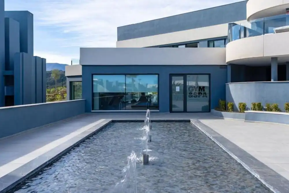 Vista exterior de Apartamento de alquiler en Estepona con Aire acondicionado, Jardín privado y Terraza