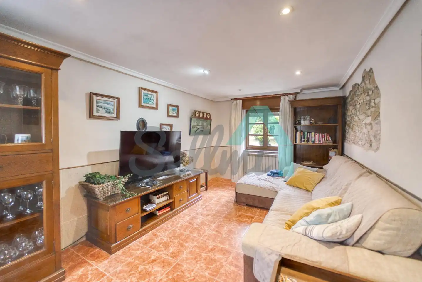 Sala de estar de Casa o chalet en venta en Castropol con Calefacción y Jardín privado