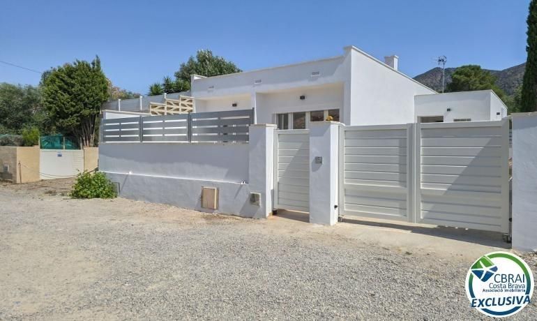 Exterior view of House or chalet for sale in Roses  with Air Conditioner, Private garden and Parquet flooring