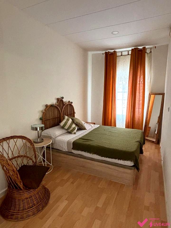 Dormitori de Estudi de lloguer en  Valencia Capital amb Aire condicionat i Moblat