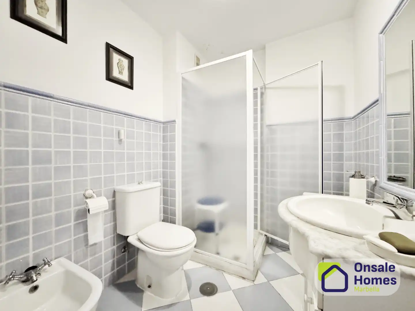 Badezimmer von Wohnung zum Verkauf in Marbella mit Terrasse, Balkon und Gemeinschaftspool