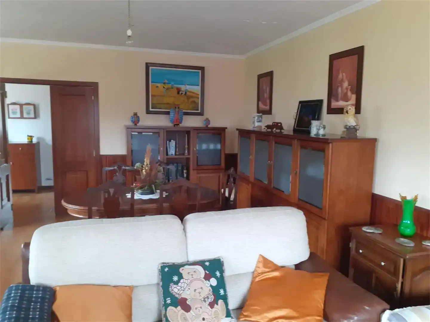 Sala d'estar de Casa o xalet en venda en Cesuras amb Jardí privat, Traster i Moblat