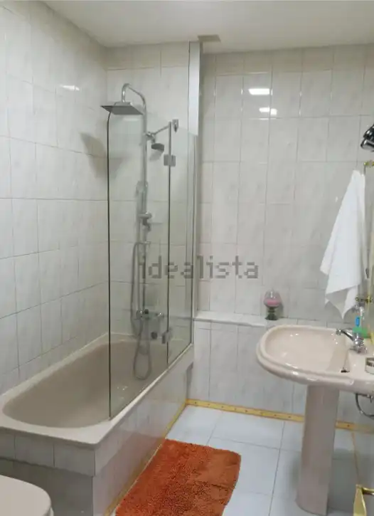 Baño de Casa o chalet en venta en San Cibrao das Viñas con Calefacción, Jardín privado y Parquet