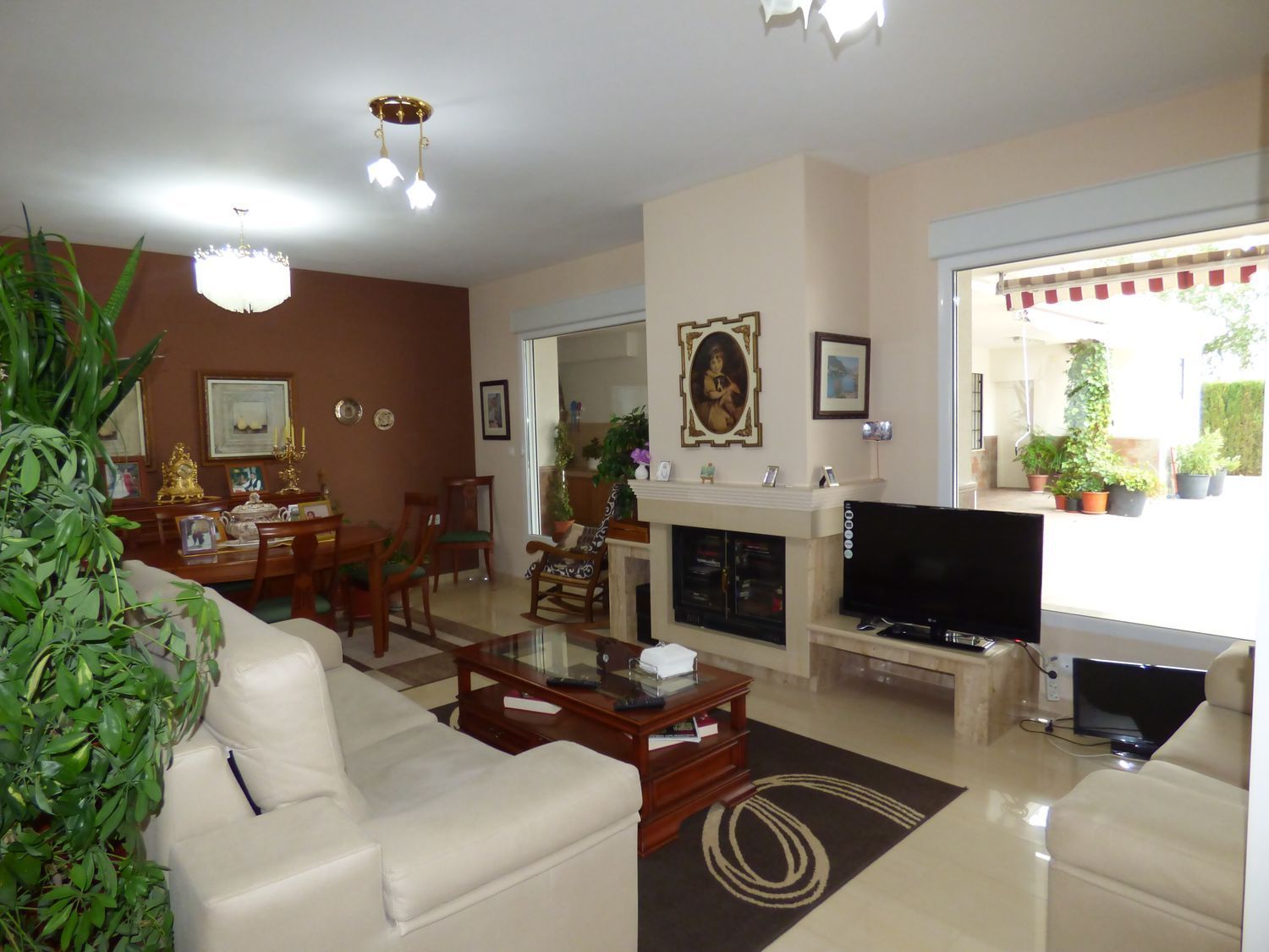 Sala d'estar de Casa o xalet en venda en  Albacete Capital amb Traster, Piscina i Balcó