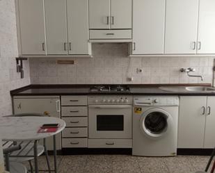 Cuina de Pis de lloguer en Ourense Capital  amb Moblat