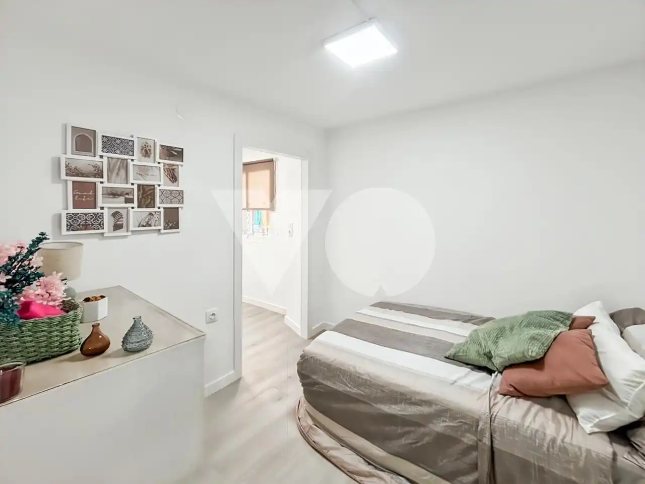 Habitación de Piso en venta en Madrid con Balcón