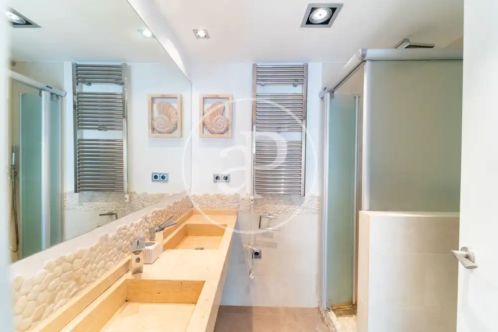 Bathroom of Flat for sale in Benidorm  with Heating, Terrace and Furnished